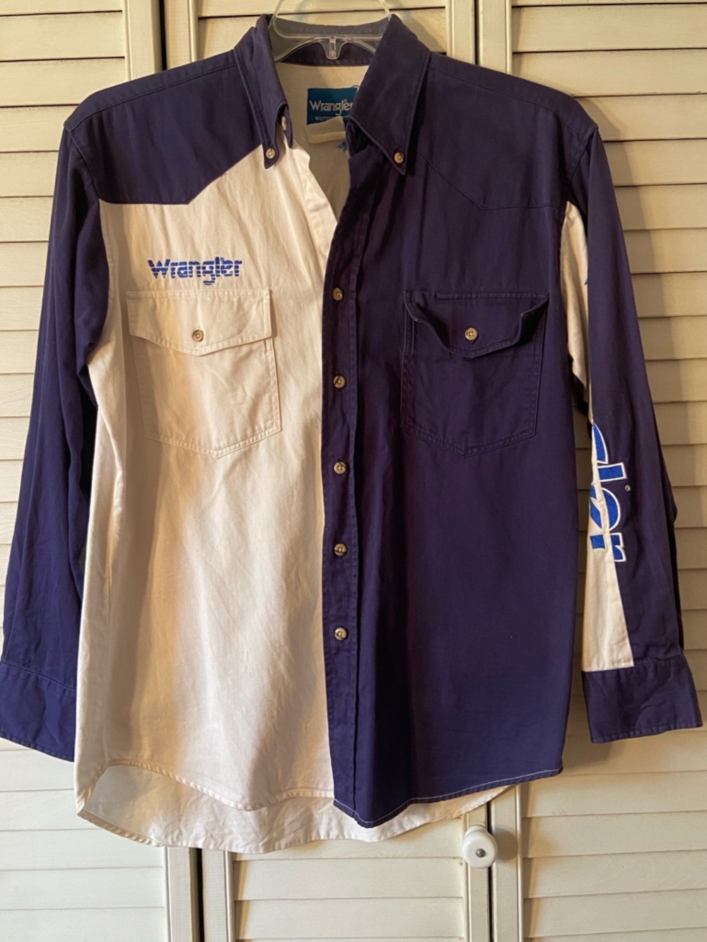 Wrangler Two-Tone Navy and White Vintage Western Button-Up Shirt